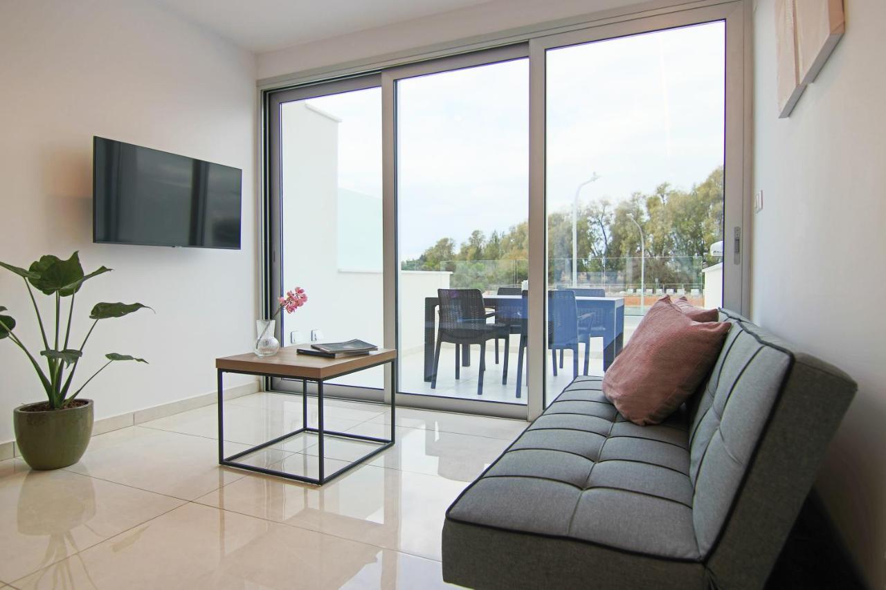 Phaedrus Living - Seaside Luxury Flat Harbour 105 Apartment Paphos ภายนอก รูปภาพ