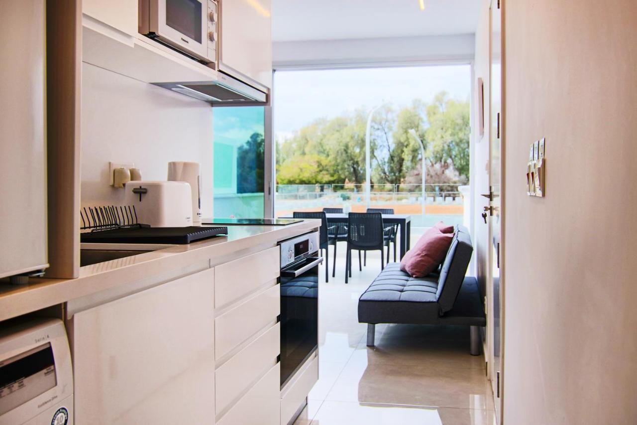Phaedrus Living - Seaside Luxury Flat Harbour 105 Apartment Paphos ภายนอก รูปภาพ